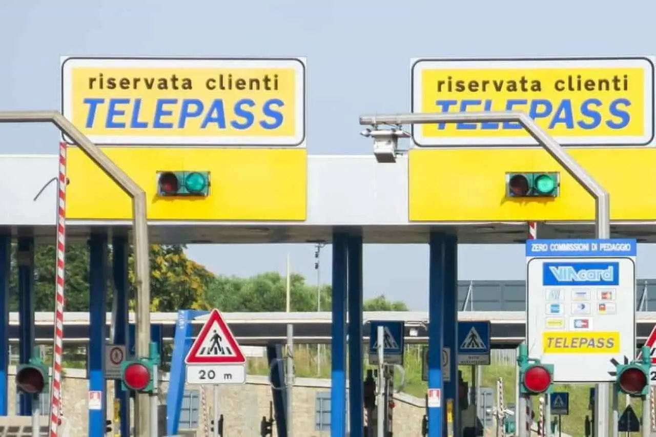 Nuove regole Telepass: ecco quando conviene ancora usarlo