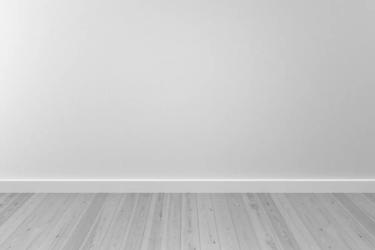 Battiscopa sempre puliti: il trucco per eliminare la polvere in pochi secondi