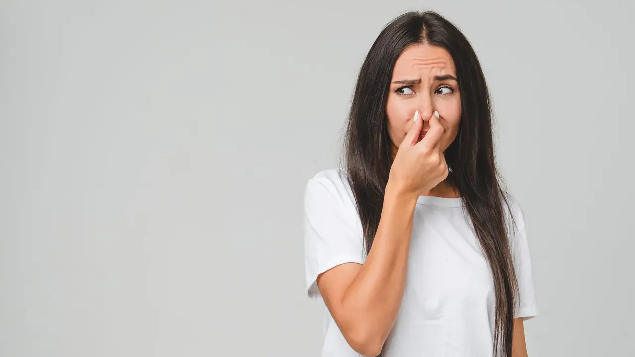 L’unico tessuto che non ti fa puzzare anche quando sudi: ecco quale indossare